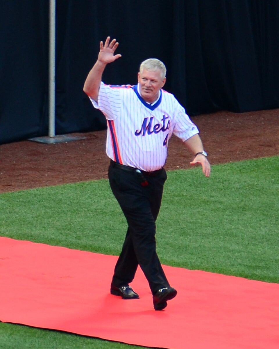 Lenny Dykstra action shot 1